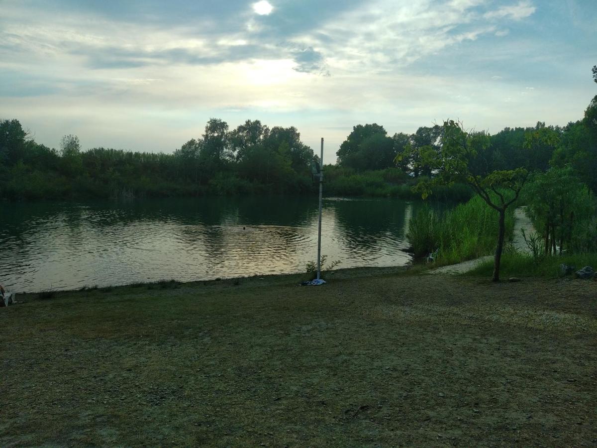 Camping Homair Domaine Des Iscles Mobil-Home Climatise La Roque-d'Antheron Exterior foto