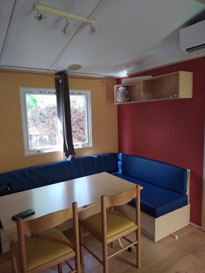 Camping Homair Domaine Des Iscles Mobil-Home Climatise La Roque-d'Antheron Exterior foto